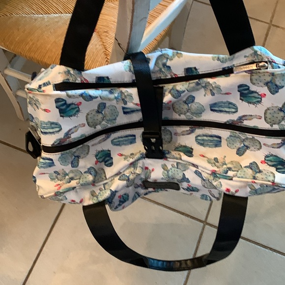 Kinmac cactus travel bag good condition - Picture 2 of 2